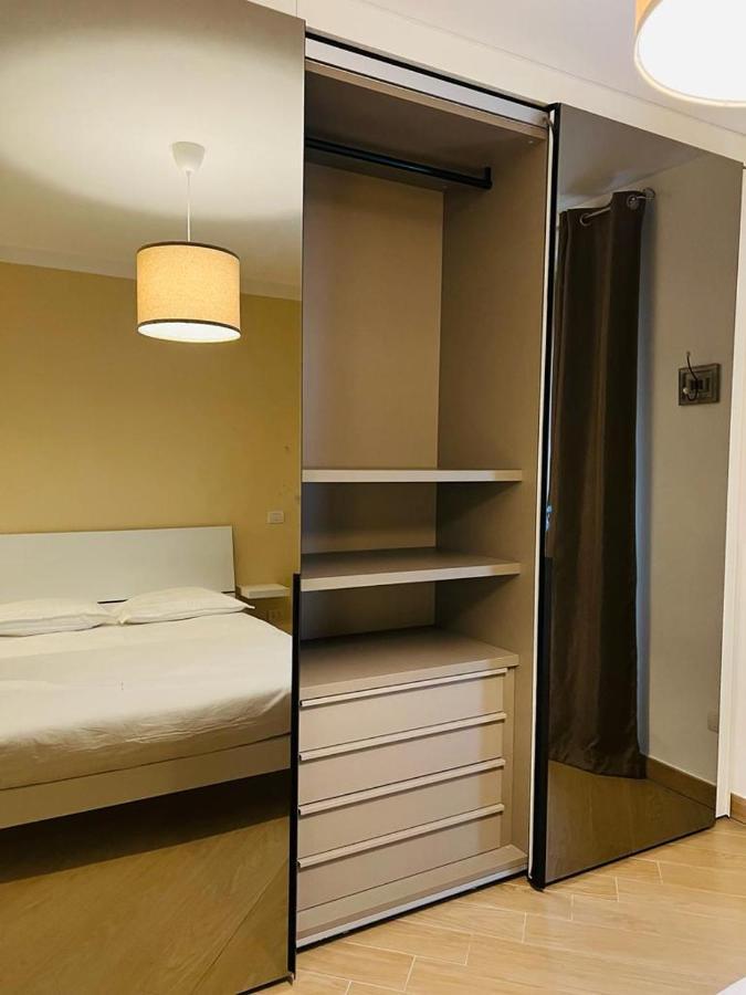 Comecasa Modern Apartment In Historical Centre Asti Buitenkant foto