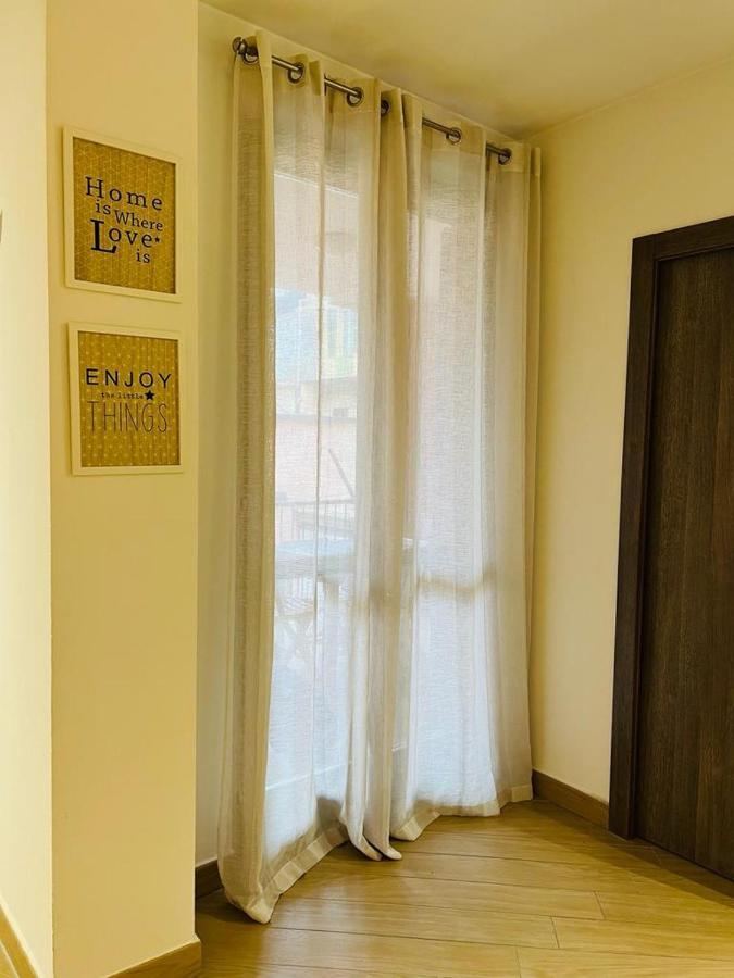 Comecasa Modern Apartment In Historical Centre Asti Buitenkant foto