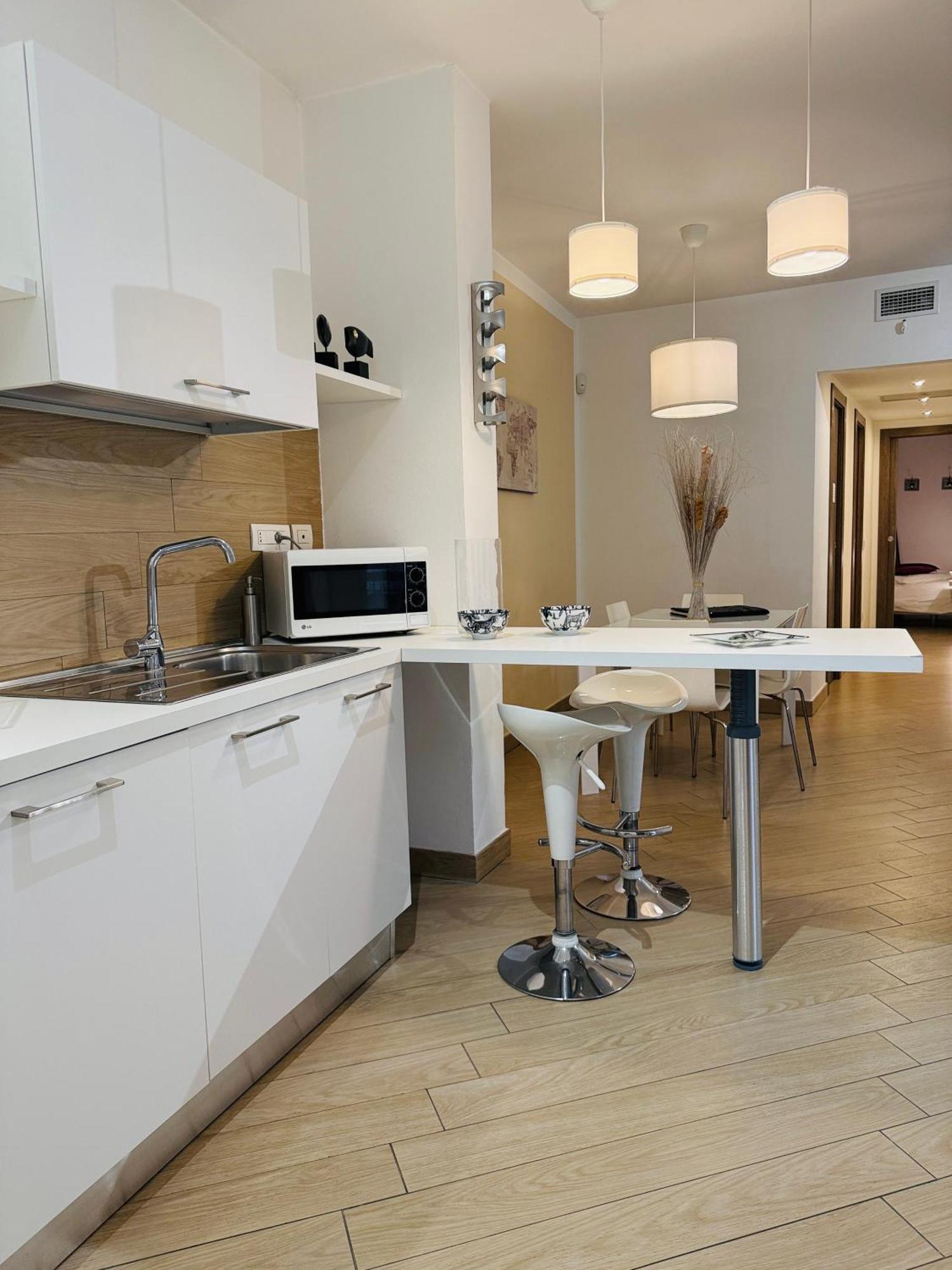 Comecasa Modern Apartment In Historical Centre Asti Buitenkant foto