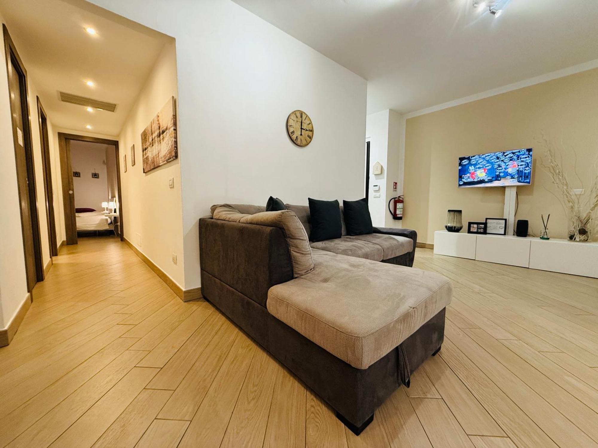 Comecasa Modern Apartment In Historical Centre Asti Buitenkant foto