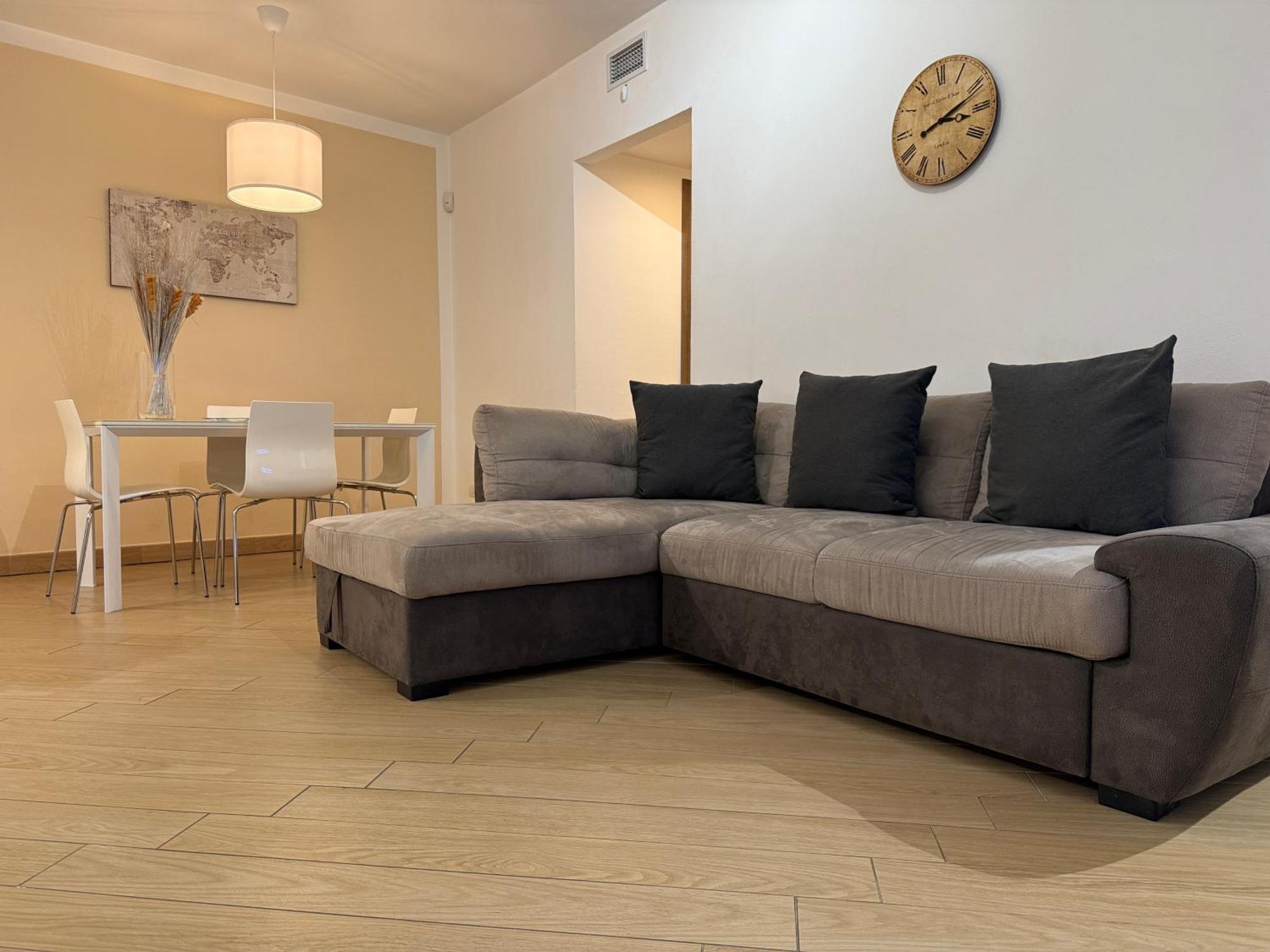 Comecasa Modern Apartment In Historical Centre Asti Buitenkant foto